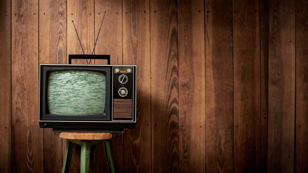 خریدار تلویزیون دست دوم در تهران؛ چرا سمساری رشیدی بهترین انتخاب شماست؟