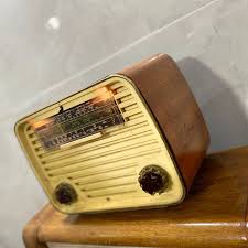 رادیو لامپی آنتیک چیست و چگونه آن را با بالاترین قیمت بفروشیم؟