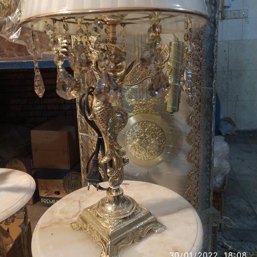 چگونه بهترین خریدار آباژور برنجی قدیمی را پیدا کنیم و بالاترین قیمت را بگیریم؟